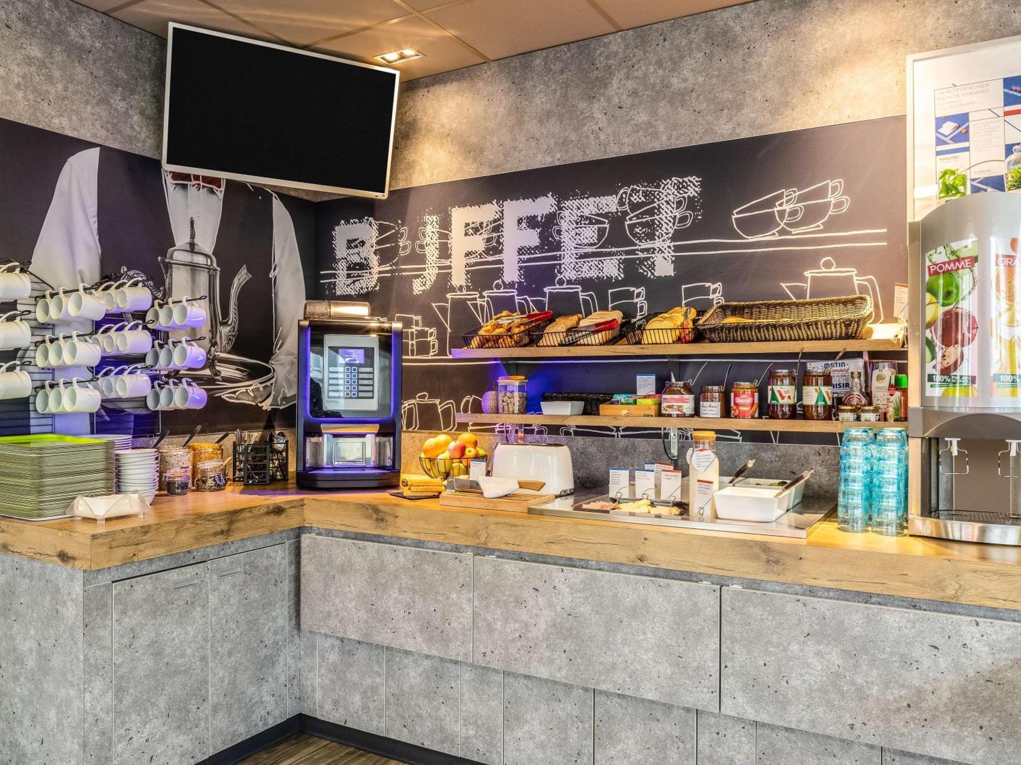 Ibis Budget Compiegne Centre-Ville Zewnętrze zdjęcie